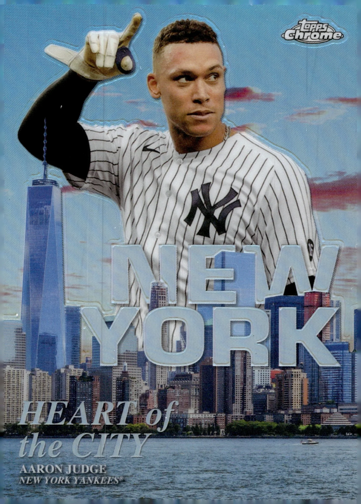 1049-aaron-judge-2022-topps-chrome-heart-of-the-city-refractor-hoc-13-2-1.webp Aaron Judge 2022 Topps Chrome Heart of the City Refractor #HOC-13 #2