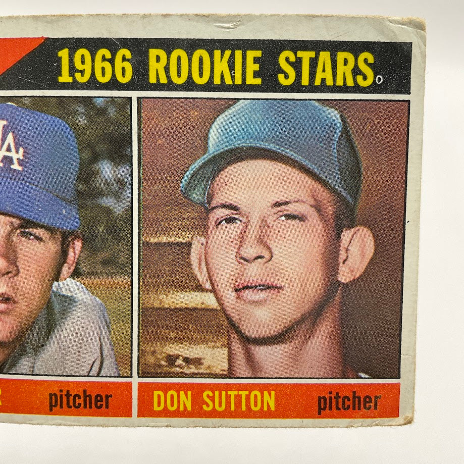 1296-bill-singer-don-sutton-1966-topps-rookie-stars-rc-288-gd-2-3.jpg Bill Singer / Don Sutton 1966 Topps Rookie Stars RC #288 GD #2